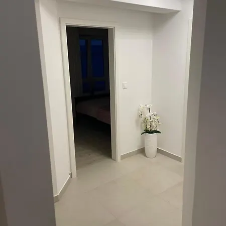 Amore Apartmani דירה *